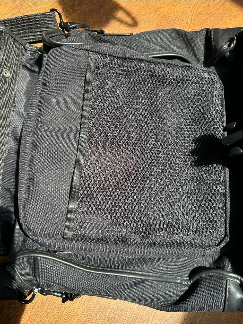 Black Men's Messenger Bag to Classic Travel WorkBag/ computer, weekend clothing.